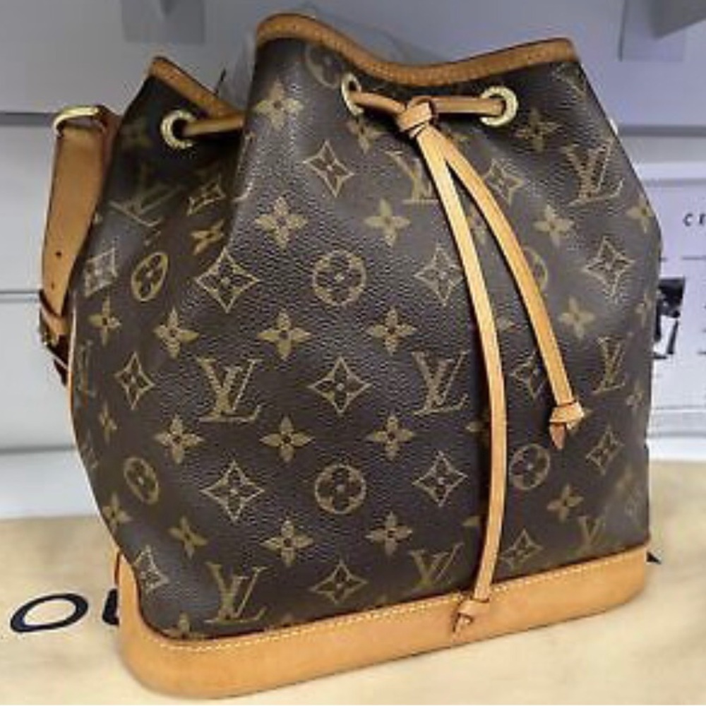 Louis Vuitton Monogram Petit Noe. Authentic Louis Vuitton
